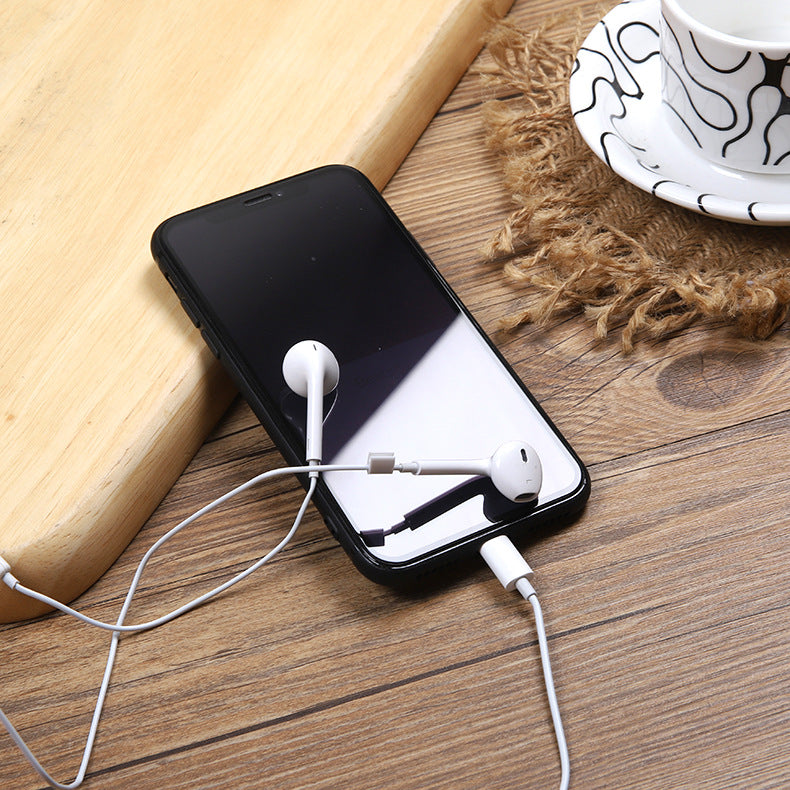 Round-hole wire-controlled iphone flat-head headphones